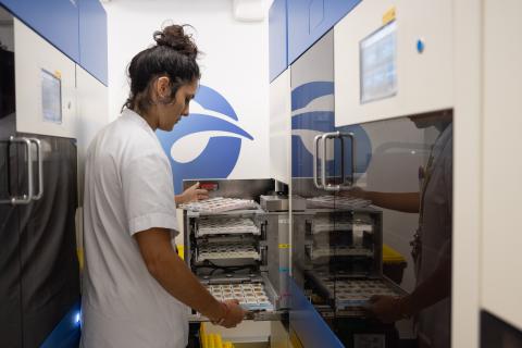 El servei d’Anatomia Patològica de l’Hospital Clínic de Barcelona, primer hospital a Catalunya en robotitzar la microtomia